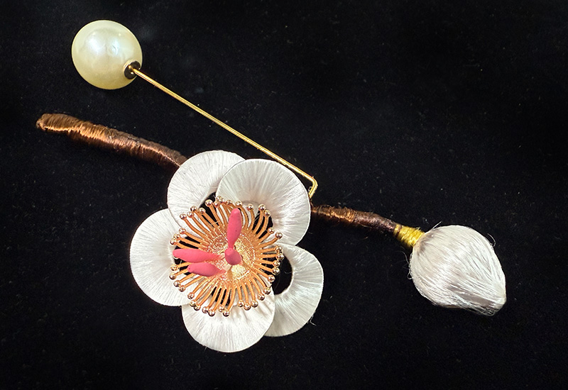 翼藝纏花福飾 -暗香影疏(雙花胸針)